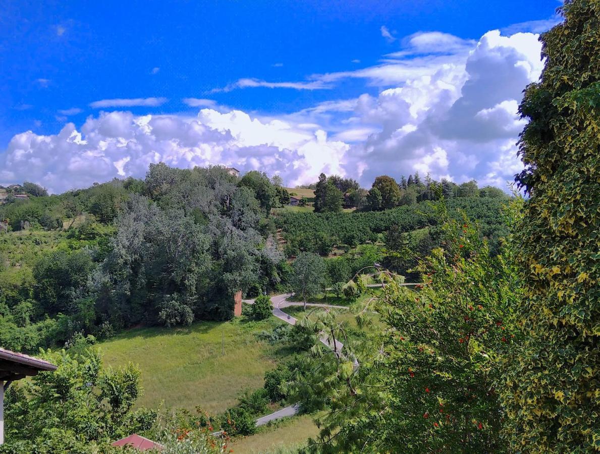Вилла Amazing Langhe And Monferrato | House With Garden Каламандрана Экстерьер фото